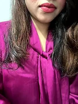 riya_sharma11 Adlı Modelin Canlı XXX Sohbeti