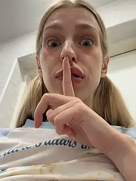 kira_mia: απευθείας συνομιλία ΧΧΧ