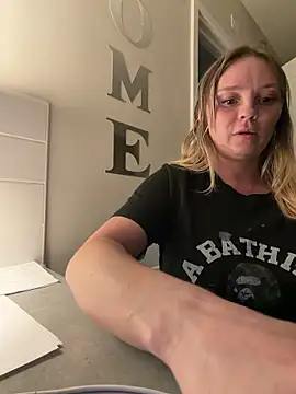 Sky25x's Live XXX Chat