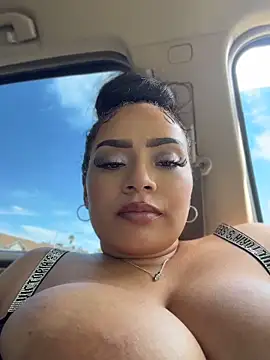 CarmelaAnthony Adlı Modelin Canlı XXX Sohbeti