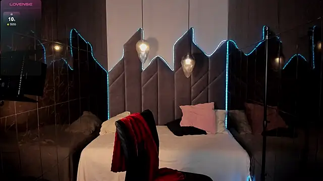 SaraSubtlety's Live XXX Chat