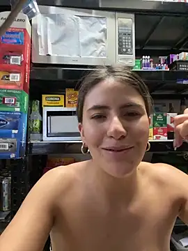 Andrea_19blonde Chat XXX live