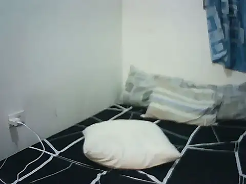 Pertunjukan Kamera Web xNaughtymilesx