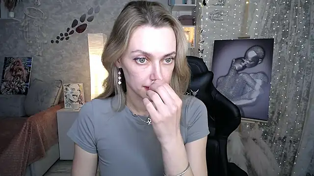 แชท XXX สดของ NickyAdamidi