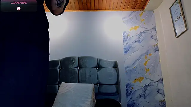 James_Adams_01: διαδικτυακό σόου στην κάμερα