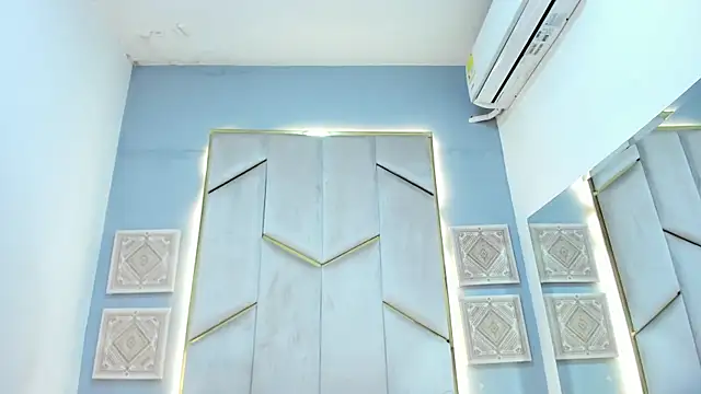 KarinaaCoxx: онлайн-секс-чат