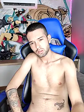 Ian_Valenti live XXX chat