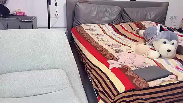 naiyaomeimeiのウェブカメラショー