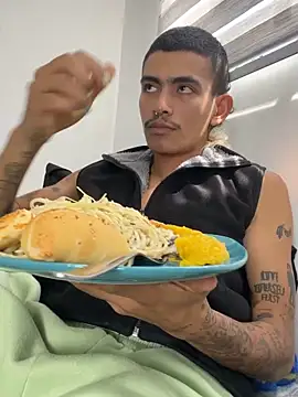 sorry-mom69's Live XXX Chat