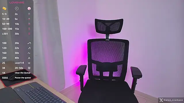 mateo_ocampo Show in webcam