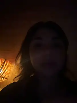 SilkyMira Adlı Modelin Canlı XXX Sohbeti