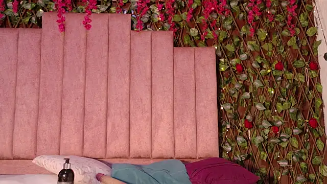 MiaJanss' Live XXX Chat