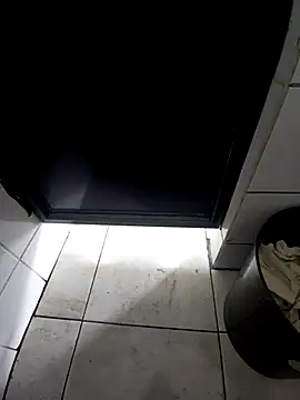 josue2524 Show in webcam