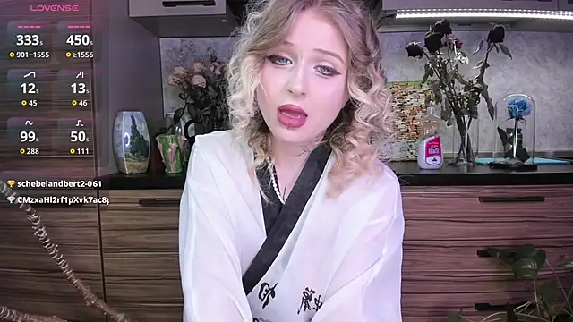 little_grinch666 Live XXX Chat