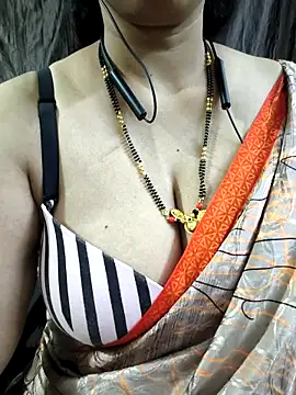 bhuvana_555's Live Sex Cam Show