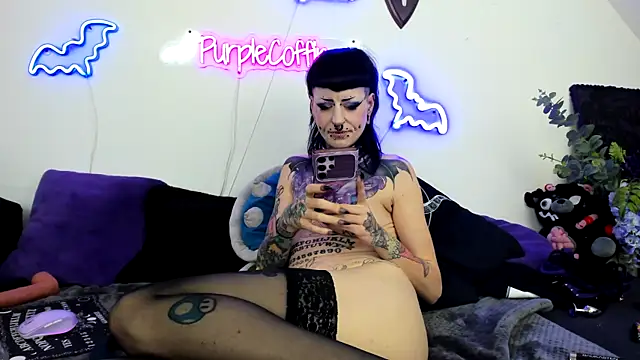 Purple_Coffin666's Live XXX Chat