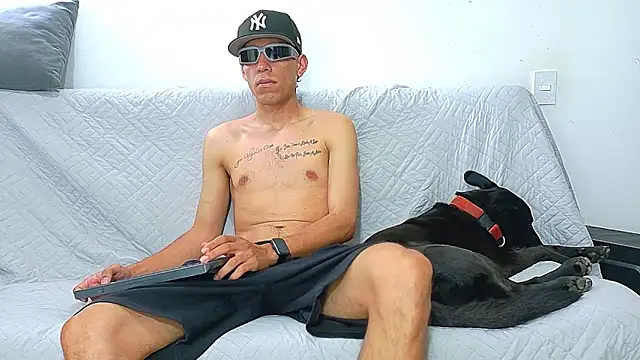 Pokazy przed kamerką – Party_Straight