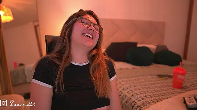 دردشة Lau_Bee الجنسية المباشرة