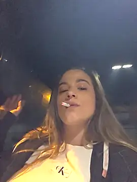 Luna_Lynn Adlı Modelin Canlı XXX Sohbeti