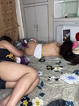 torchermachine élő XXX-chatje