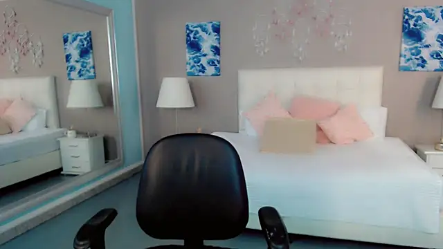 _Maddison_Ivanova_ Pertunjukan Webcam