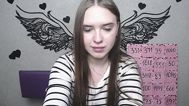 LauraHlot Chat XXX in diretta