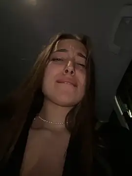 دردشة ICrazyOneIRL الجنسية المباشرة