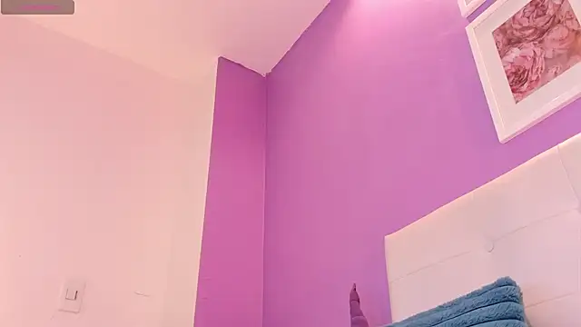 Charlotte11-11's Live XXX Chat