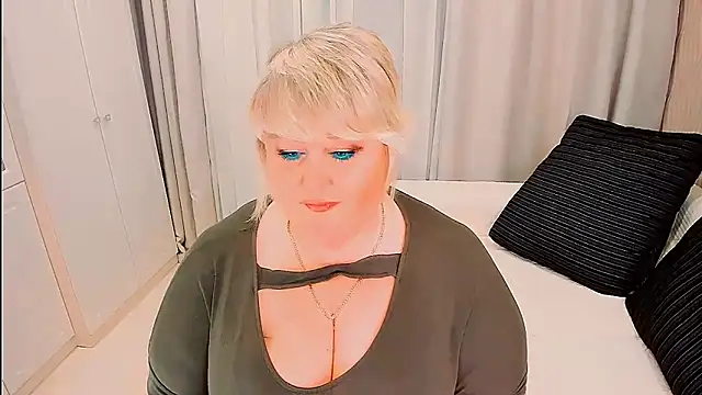 BIGTITSBBW Chat XXX in diretta