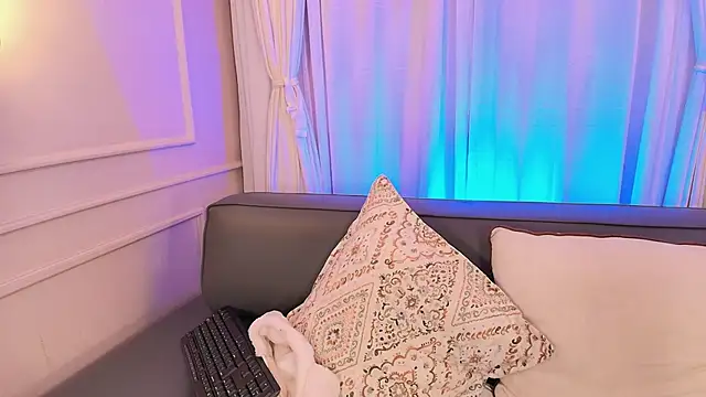 alison_ferrera_'s Live XXX Chat