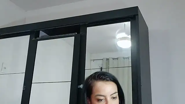 دردشة Srta_Jhenny الجنسية المباشرة