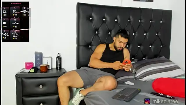 mikeblaree live XXX chat
