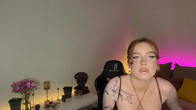 mistress_of_hearts' Live XXX Chat