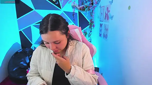 Онлайн чат XXX little_emma0