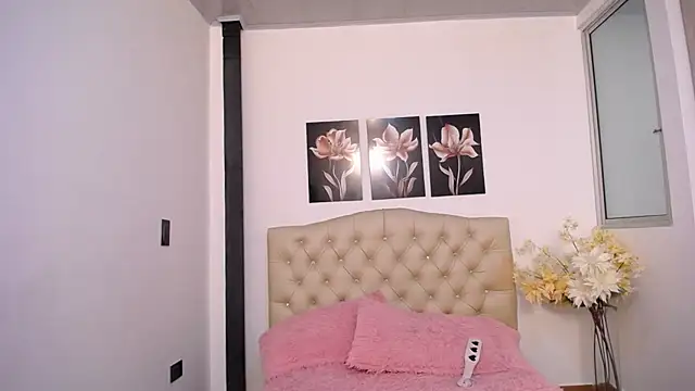 Chat +18 de pinky_f00x ao vivo