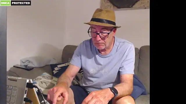 Pokazy przed kamerką – bluedae1