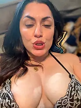 Chatroom XXX en direct de YourQueen18