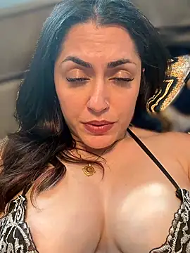 Pertunjukan Kamera Web YourQueen18