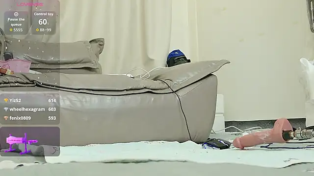 Chat XXX en directo de fox-yiyi