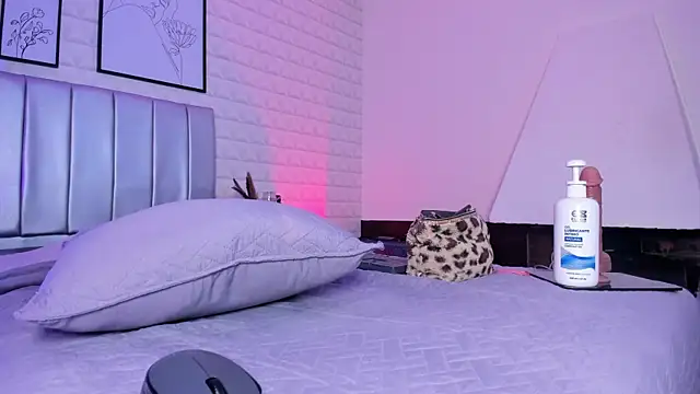 Elizabetth_Benz: онлайн-секс-чат