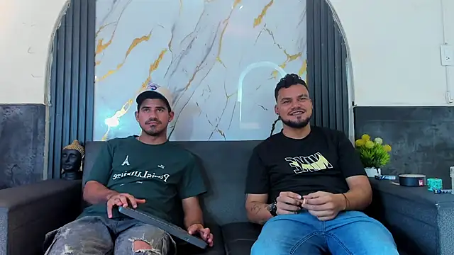 Latins_on_fire Webcam show