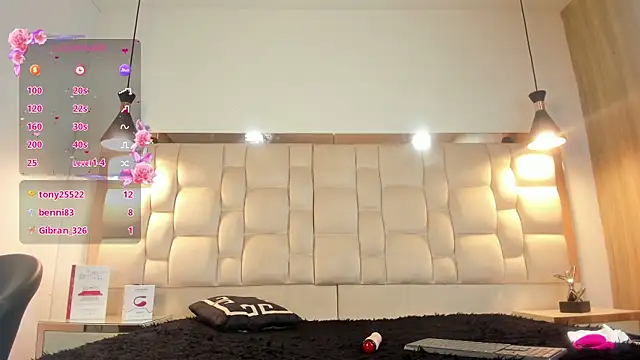 Helenn_Moore: онлайн-секс-чат