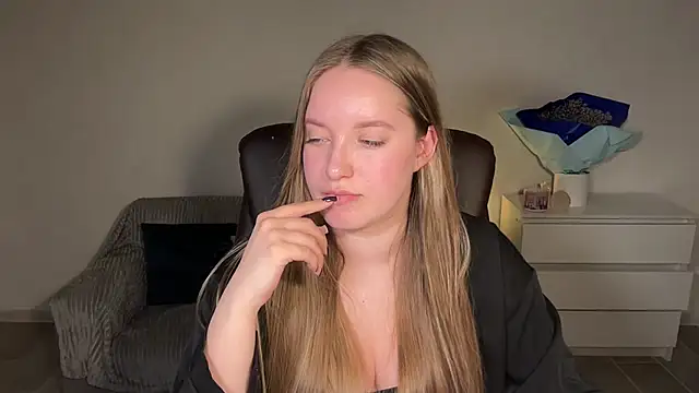 EvaMaddison: онлайн-секс-чат