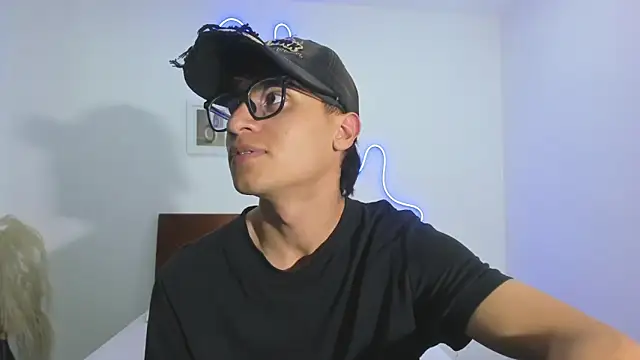 hardcoreheat_ind's Live XXX Chat