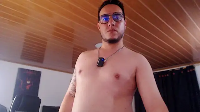 Show modela markswitch__ na web-kameri