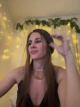 LucieMackのライブXXXチャット