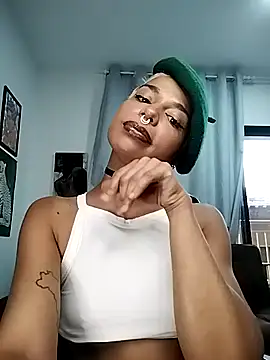 Chatroom XXX en direct de Helenoir