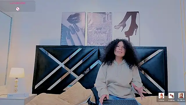 Chatroom XXX en direct de Zoe-yanin