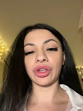 Layana_Ro's Webcam Show