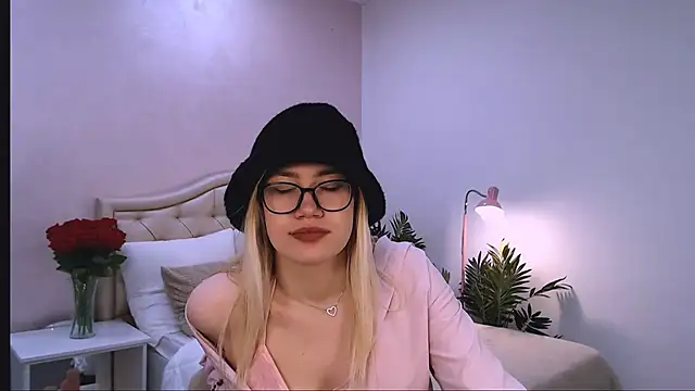 XXX chat uživo modela blonde_angell
